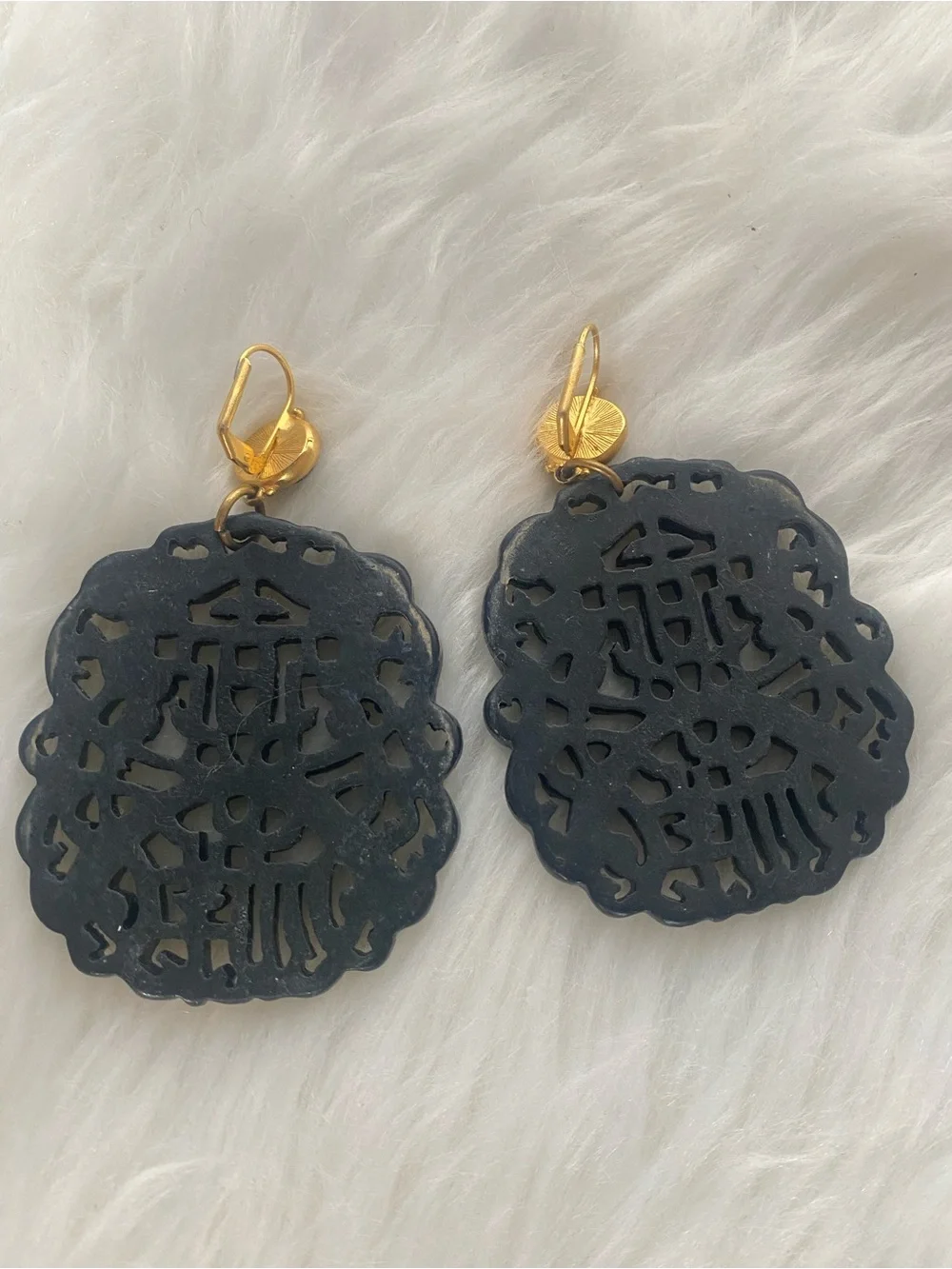 Kenneth Jay Lane Plated Resin Black Hand Carved Drop Wire Pierced Earrings - Picture 3 of 4